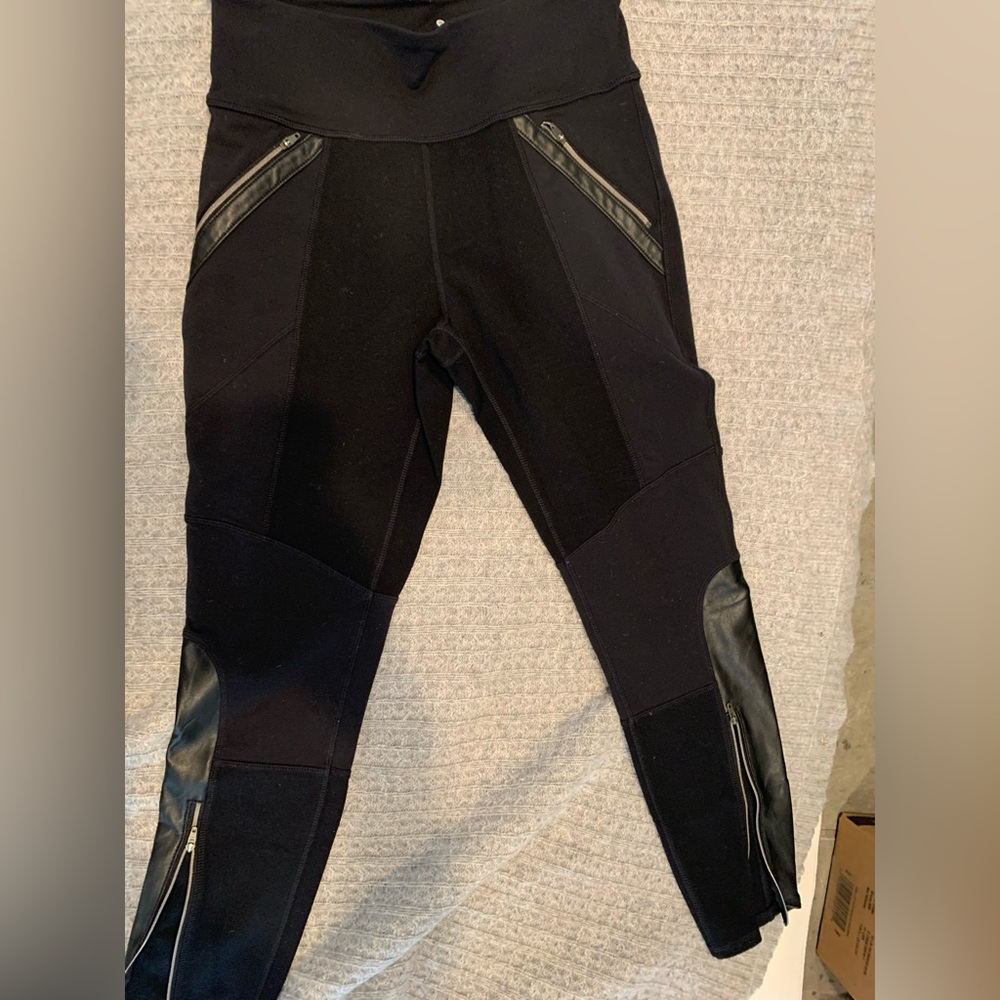 Athleta faux leather trimmed pants size Medium